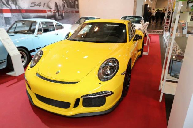 Porsche 911 991 R Yellow 07