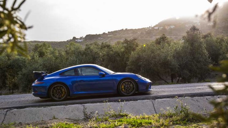 nouvelle porsche 911 gt3 espagne andalousie en couleur bleu saphir métallisée