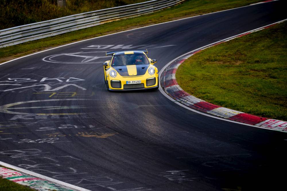 Porsche 911 GT2 RS record tour Nürburgring