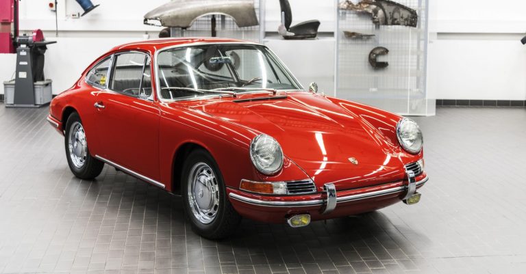 Fraichement restaurée, cette 911 est… une authentique 901 !