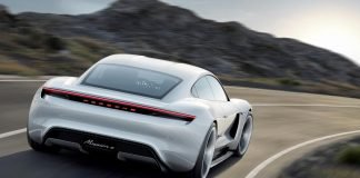 Porsche Mission E voiture sport electrique