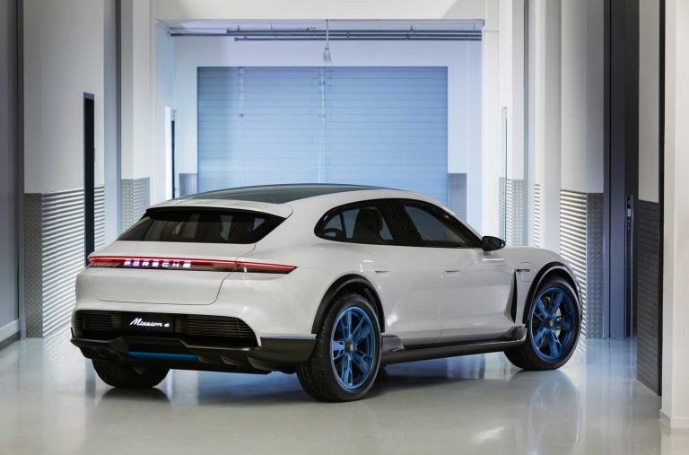 Porsche Mission E Cross Turismo : plutôt sportive que baroudeuse ?