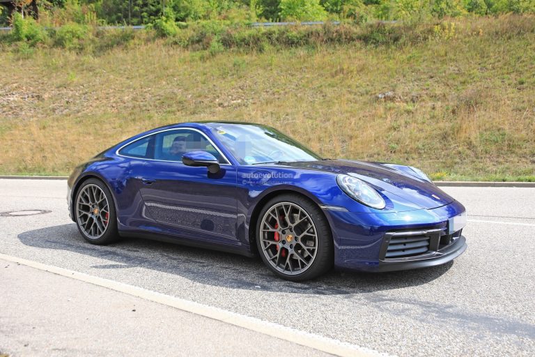 La future Porsche 911 (992) ne se cache plus et ose la couleur !