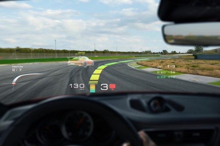 Le pare-brise en réalité augmentée bientôt chez Porsche ?