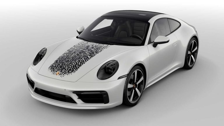 Votre empreinte digitale sur le capot de votre Porsche 911 ?