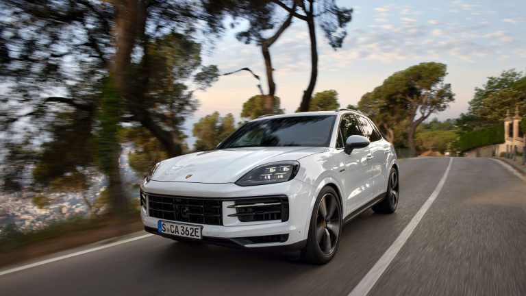 Porsche dévoile la 3ème variante du Cayenne E-Hybrid